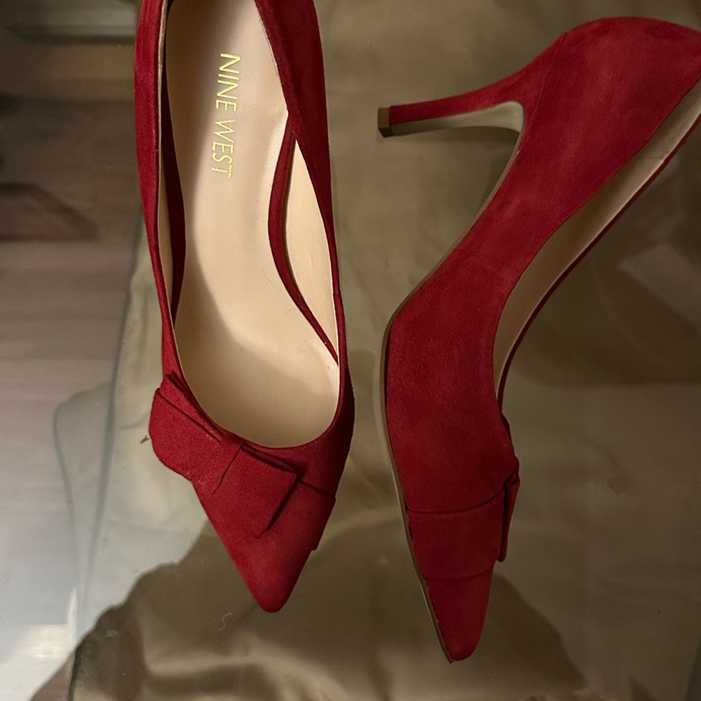 Nine West Red Bow Heels - Picture 3 of 7